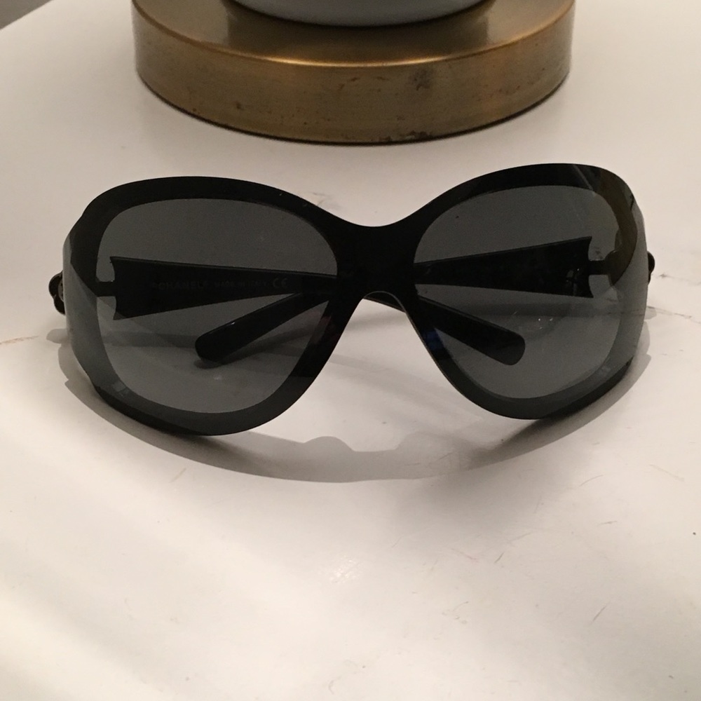 CHANEL Sunglasses 🕶
